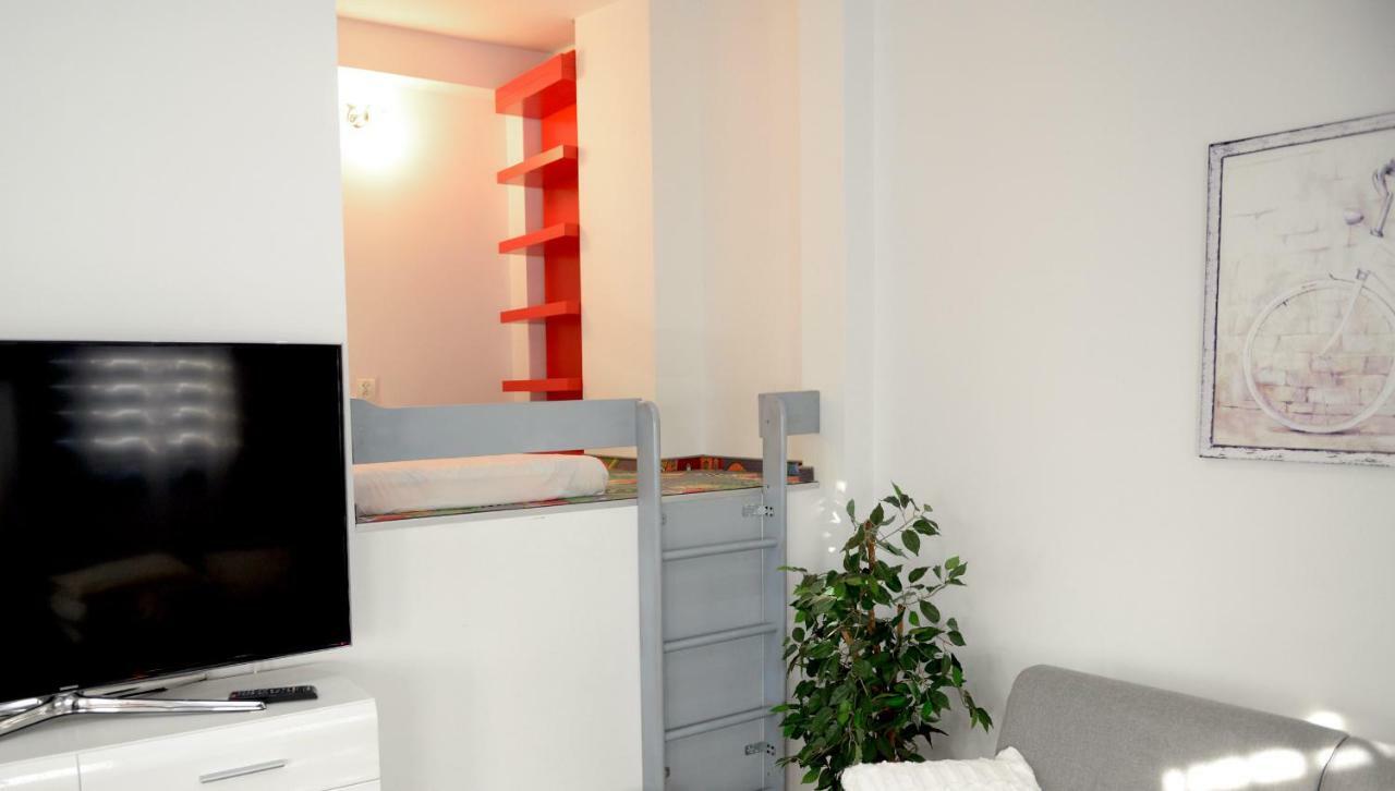 Work & Sleep Apartment Piaseczno  Luaran gambar